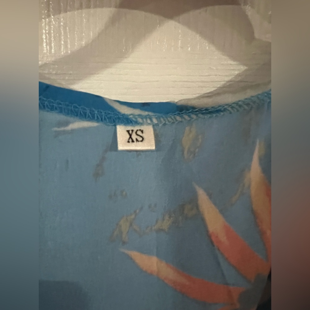 Beach dress coverup - Picture 3 of 6